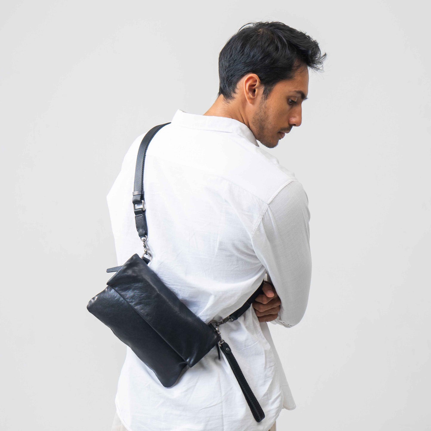 Tas Genggam Pouch Kulit - BLCK 210901 BL