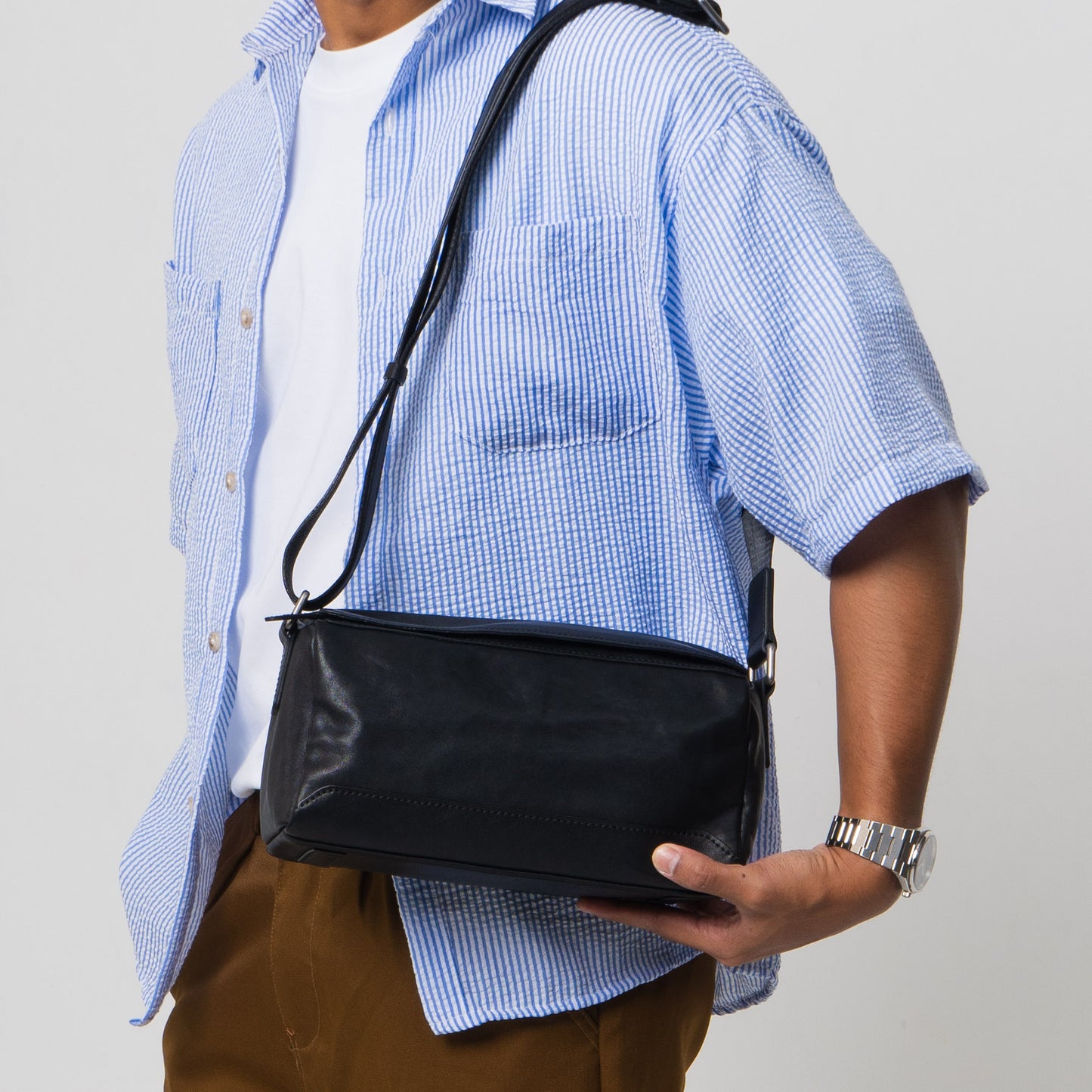 Tas Selempang Kulit - BLSP 8251 BL