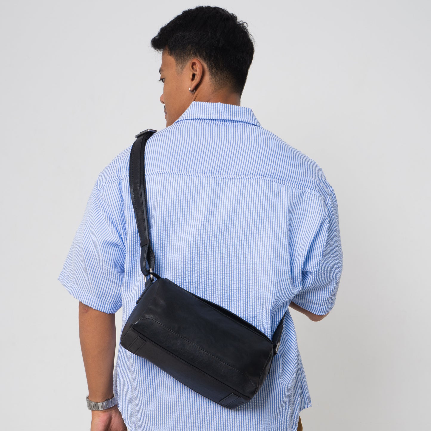 Tas Selempang Kulit - BLSP 8251 BL
