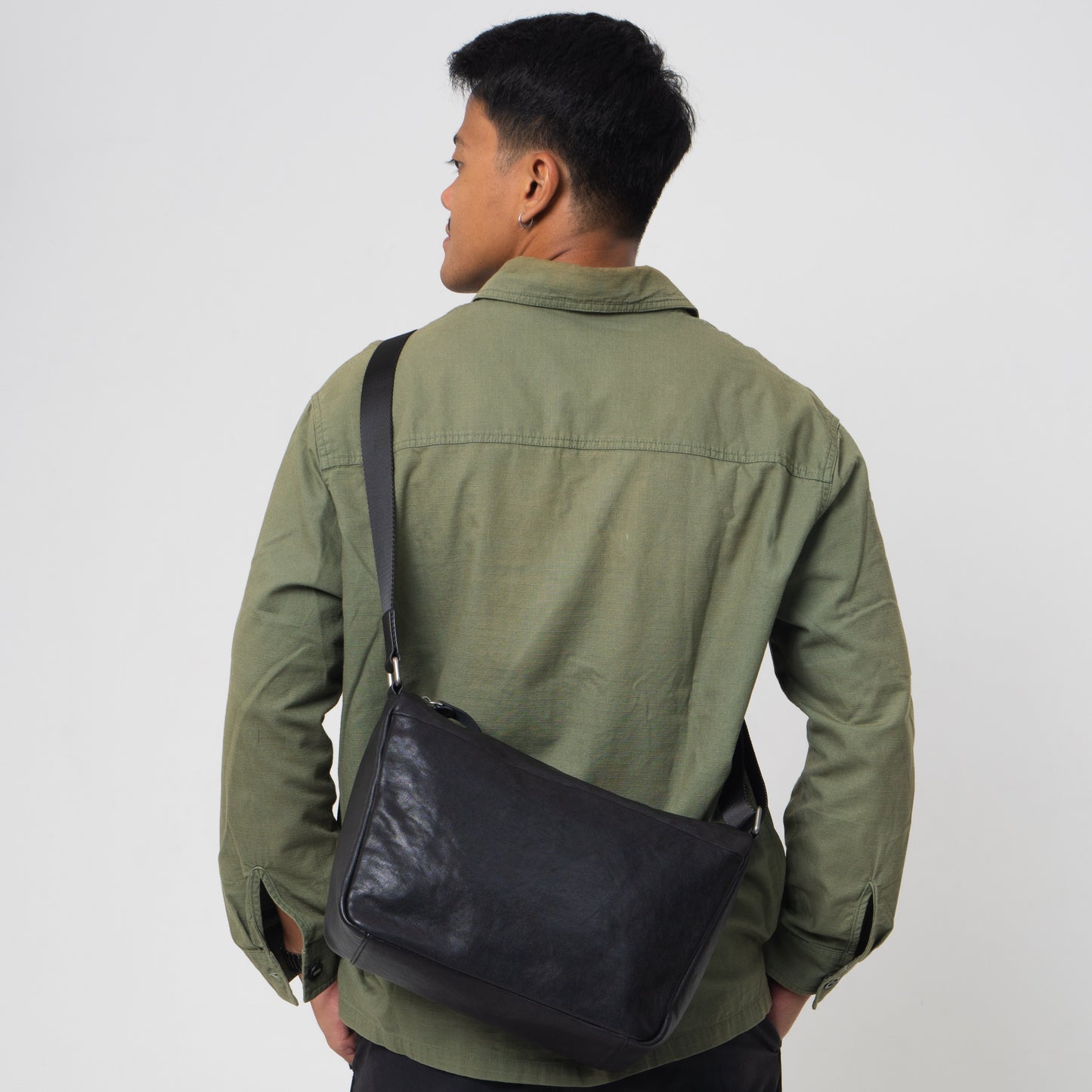 Tas Selempang Kulit - BLSP 8940 BL