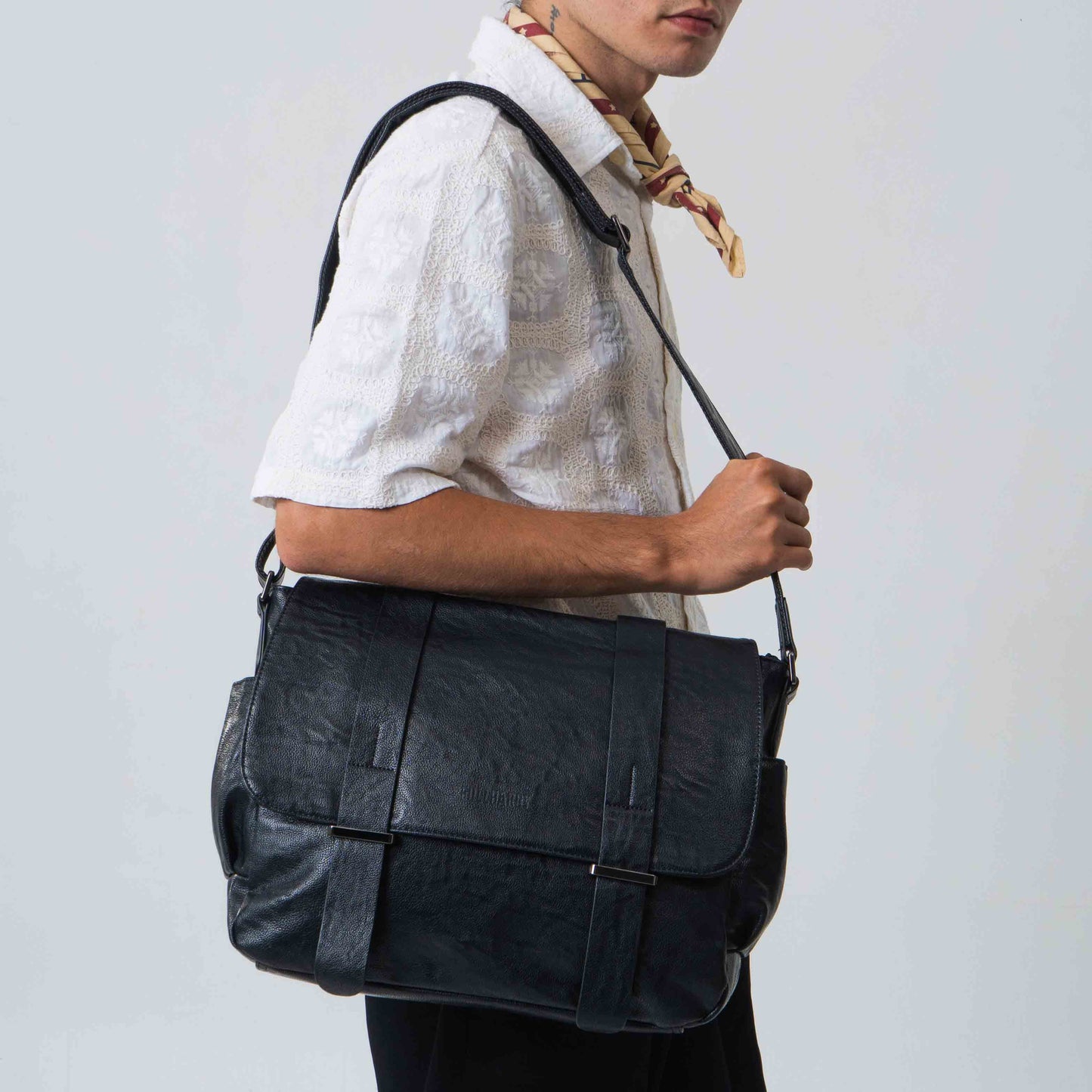 Tas Selempang Kulit - BYNSB 30077