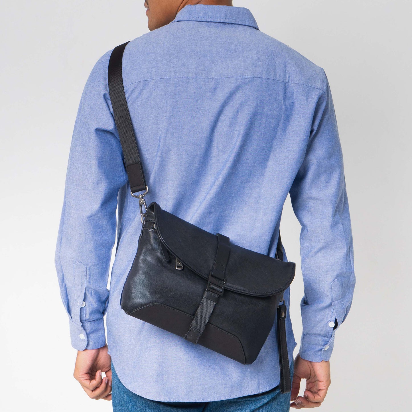 Tas Genggam Pouch Kulit - BLCK 8188 BL