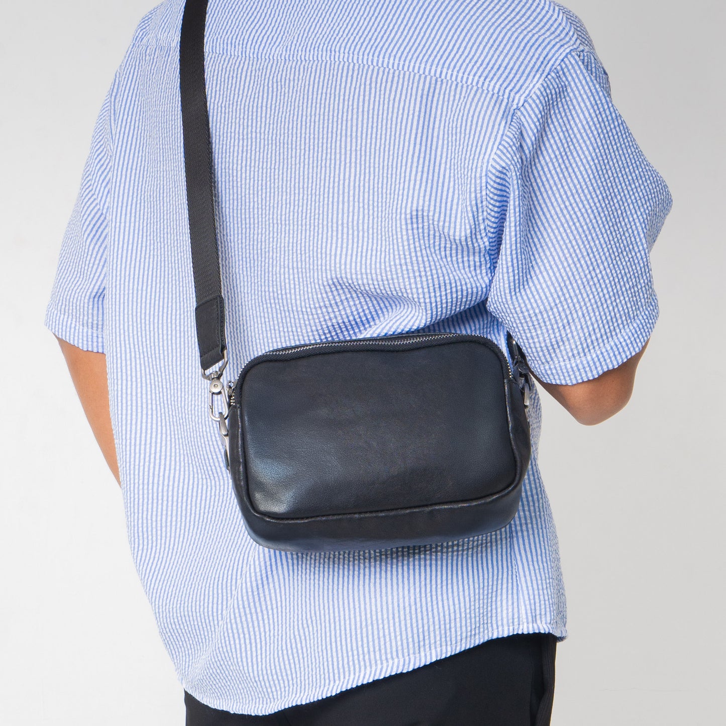 Tas Selempang Kulit - BLSP 8211 BL