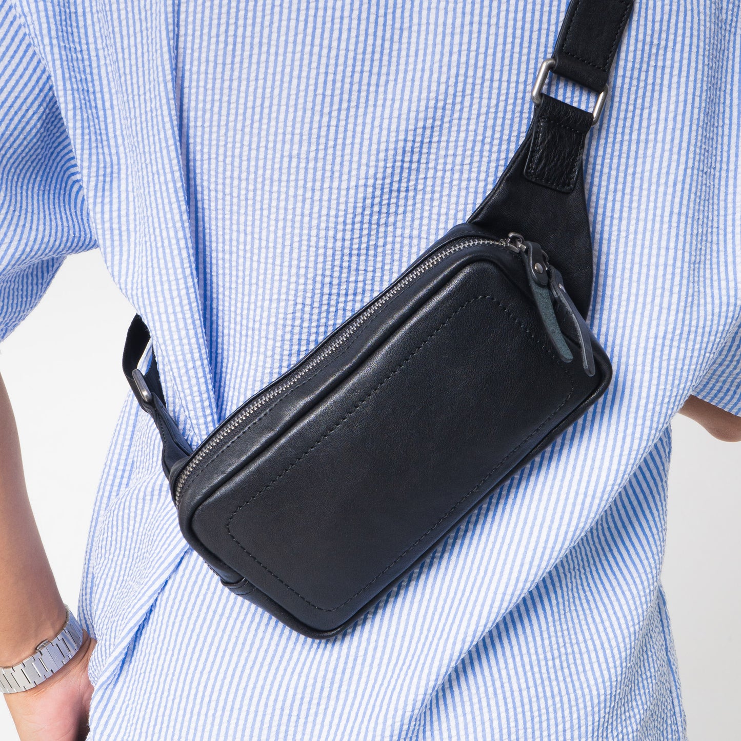 Tas Selempang Kulit - BLWB 8239 BL