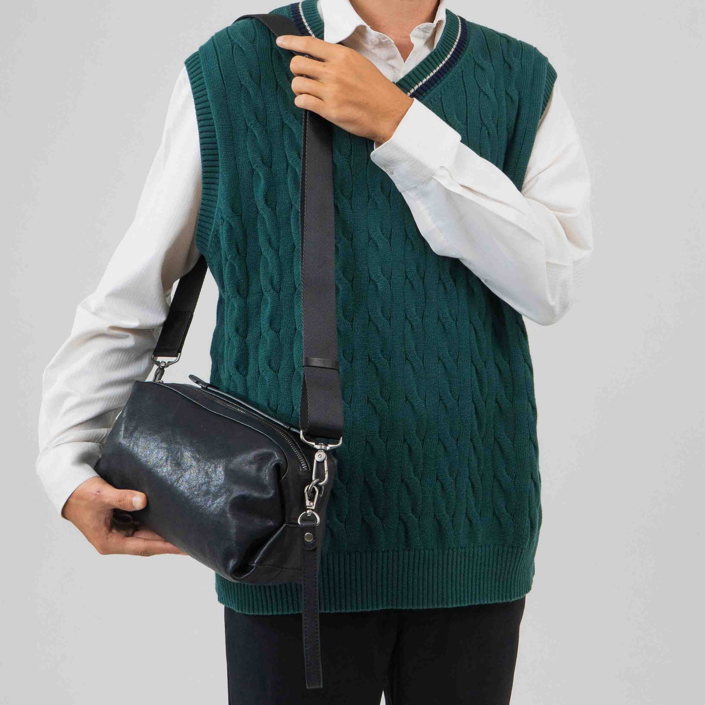 Tas Selempang Kulit - BLSP 8165 BL