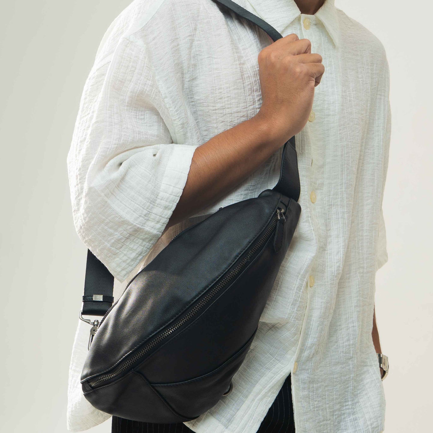 Tas Selempang Kulit - BLSK 8071 BL