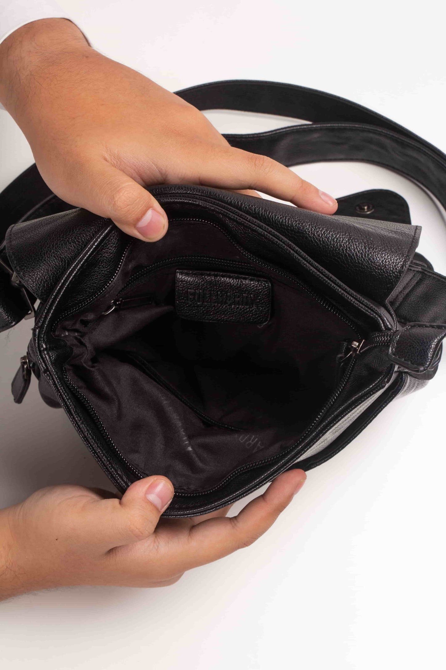 Tas Selempang Kulit - BYNSP 775