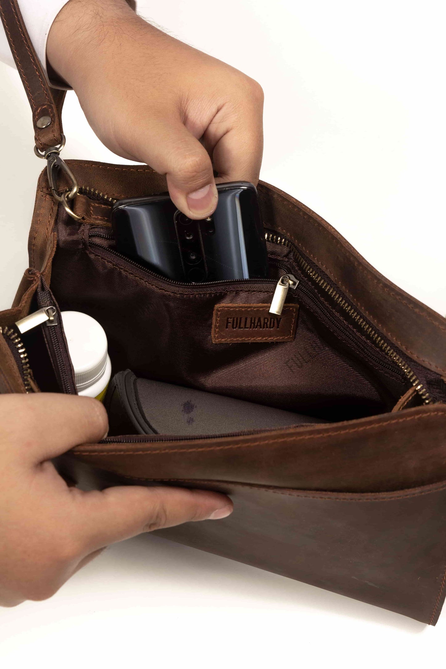 Tas Genggam Pouch Kulit - FKSCKH 211119 CF