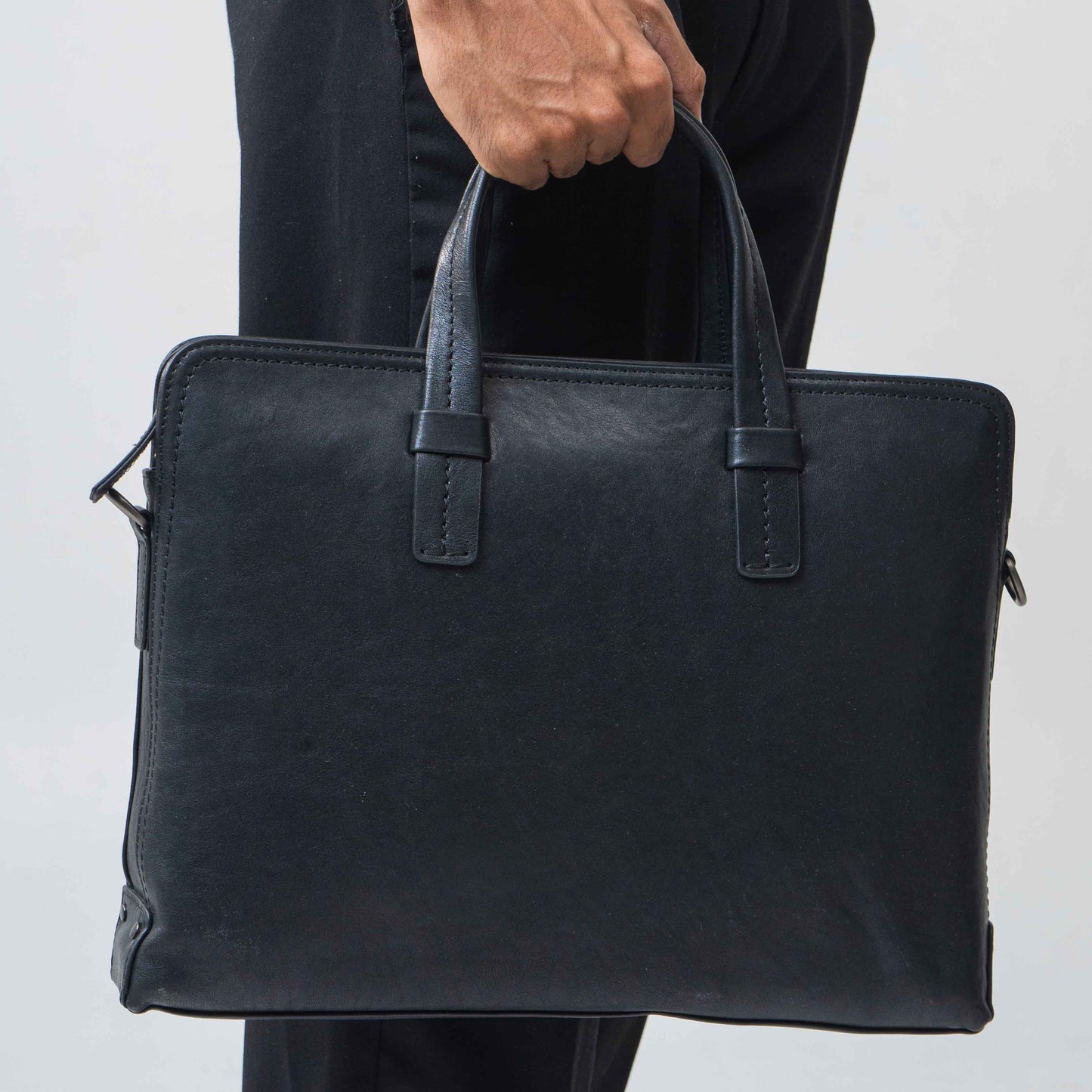 Tas Selempang Kulit - BLSB 20125 BL