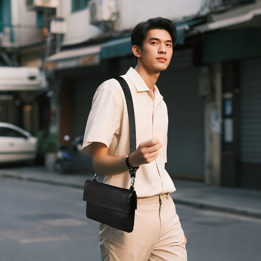 Tas Genggam Pouch Kulit - BLCK 210901 BL