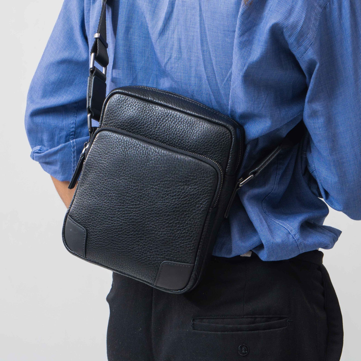 Tas Selempang Kulit - BLSP 92083-30 BL