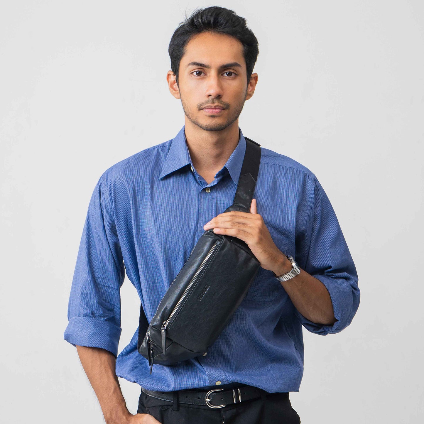 Tas Selempang Kulit - BLWB 3161 BL