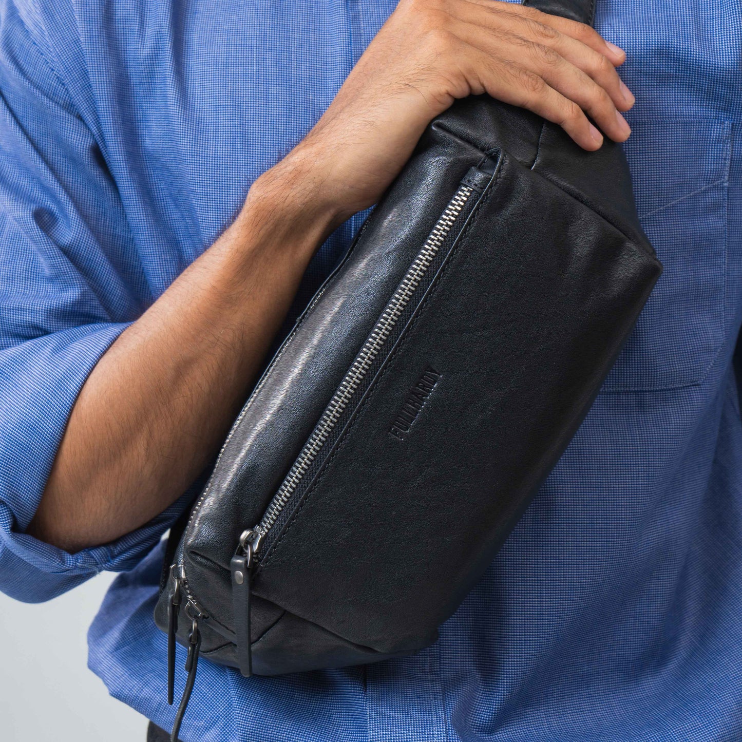 Tas Selempang Kulit - BLWB 3161 BL