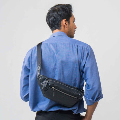 Tas Selempang Kulit - BLWB 3161 BL