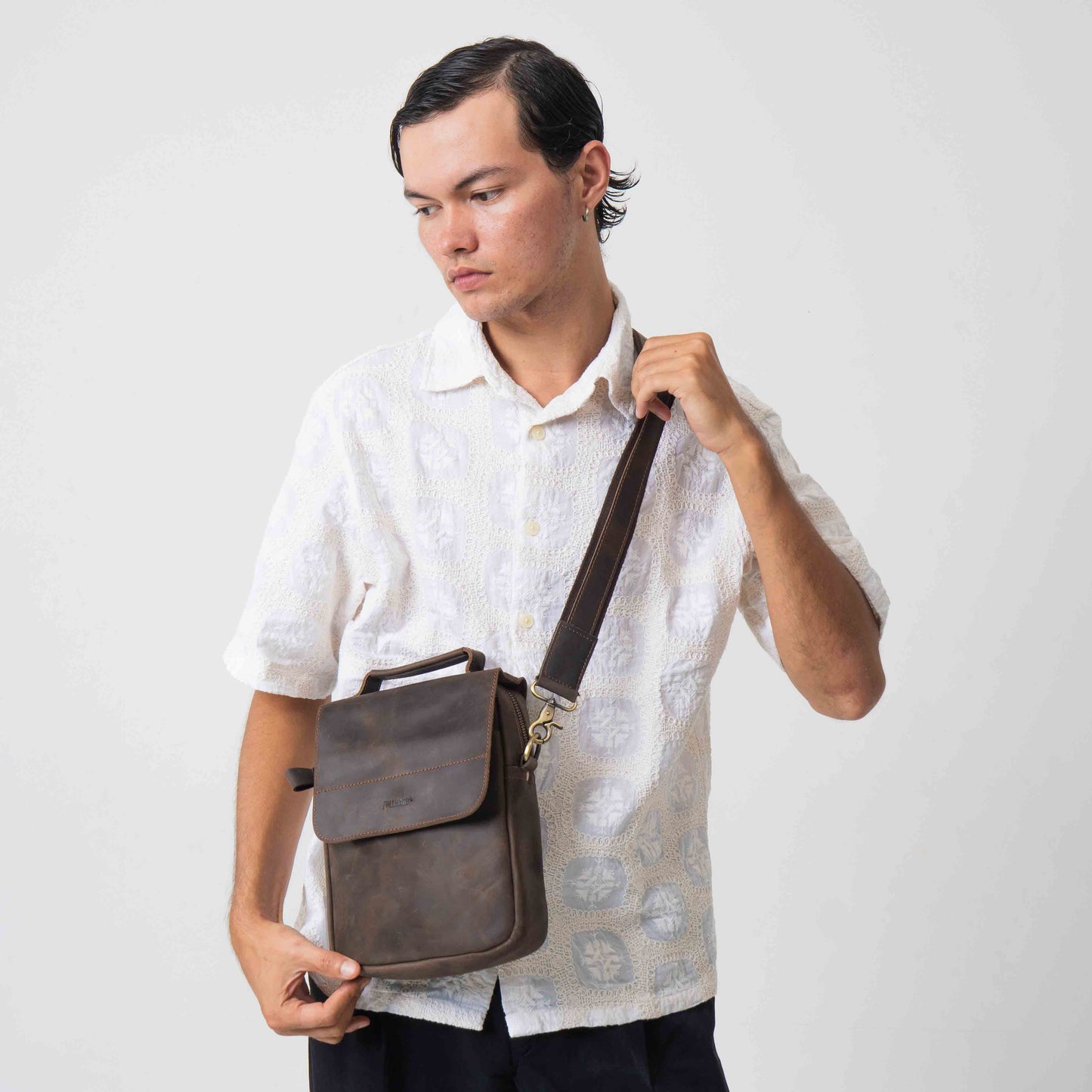 Tas Selempang Kulit - FKSPH 2001203B CF