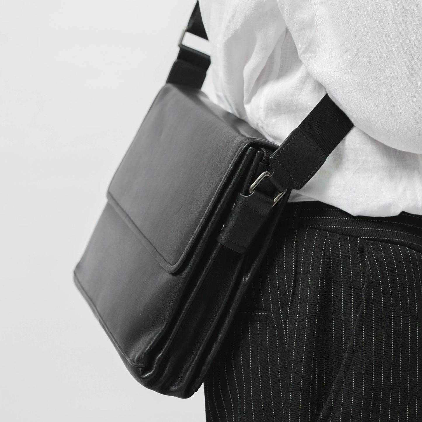 Tas Selempang Kulit - BLSP 7726-3 BL