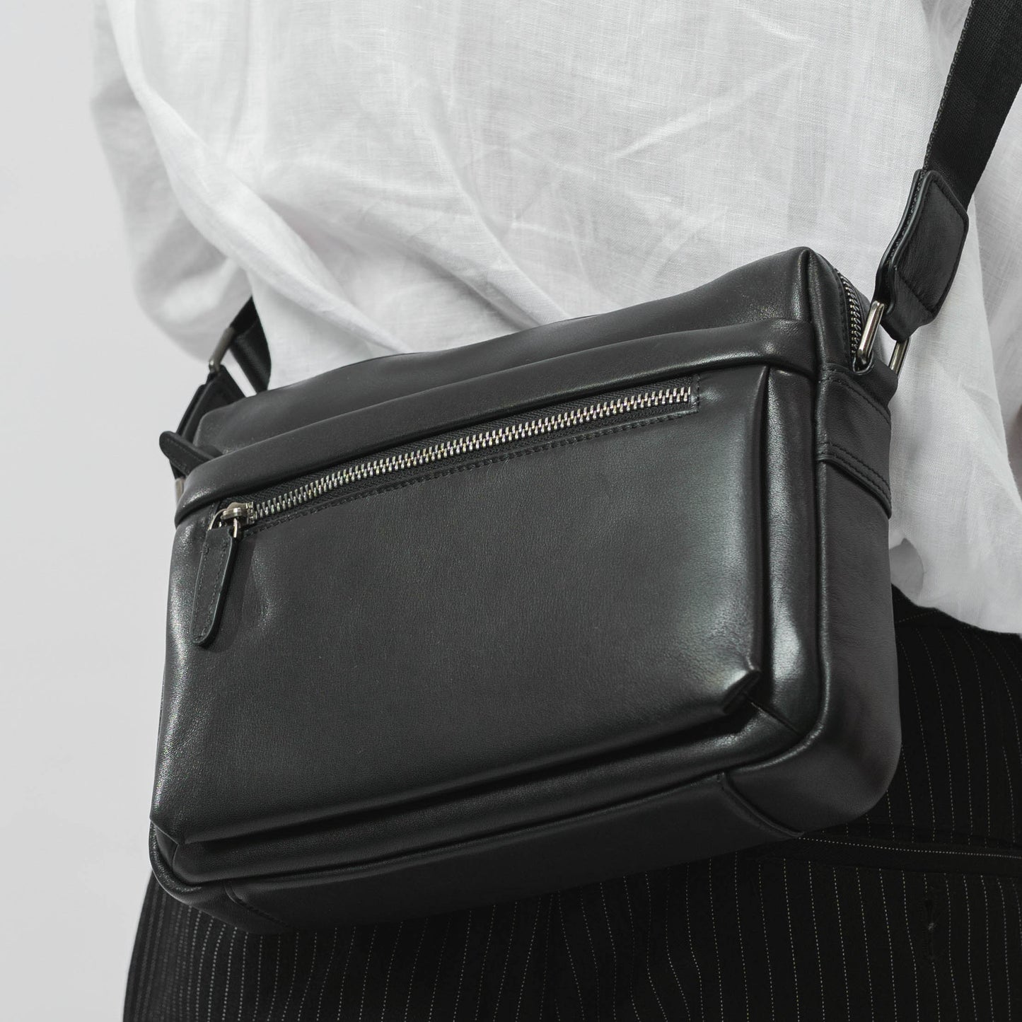 Tas Selempang Kulit - BLSPB 7824-2 BL