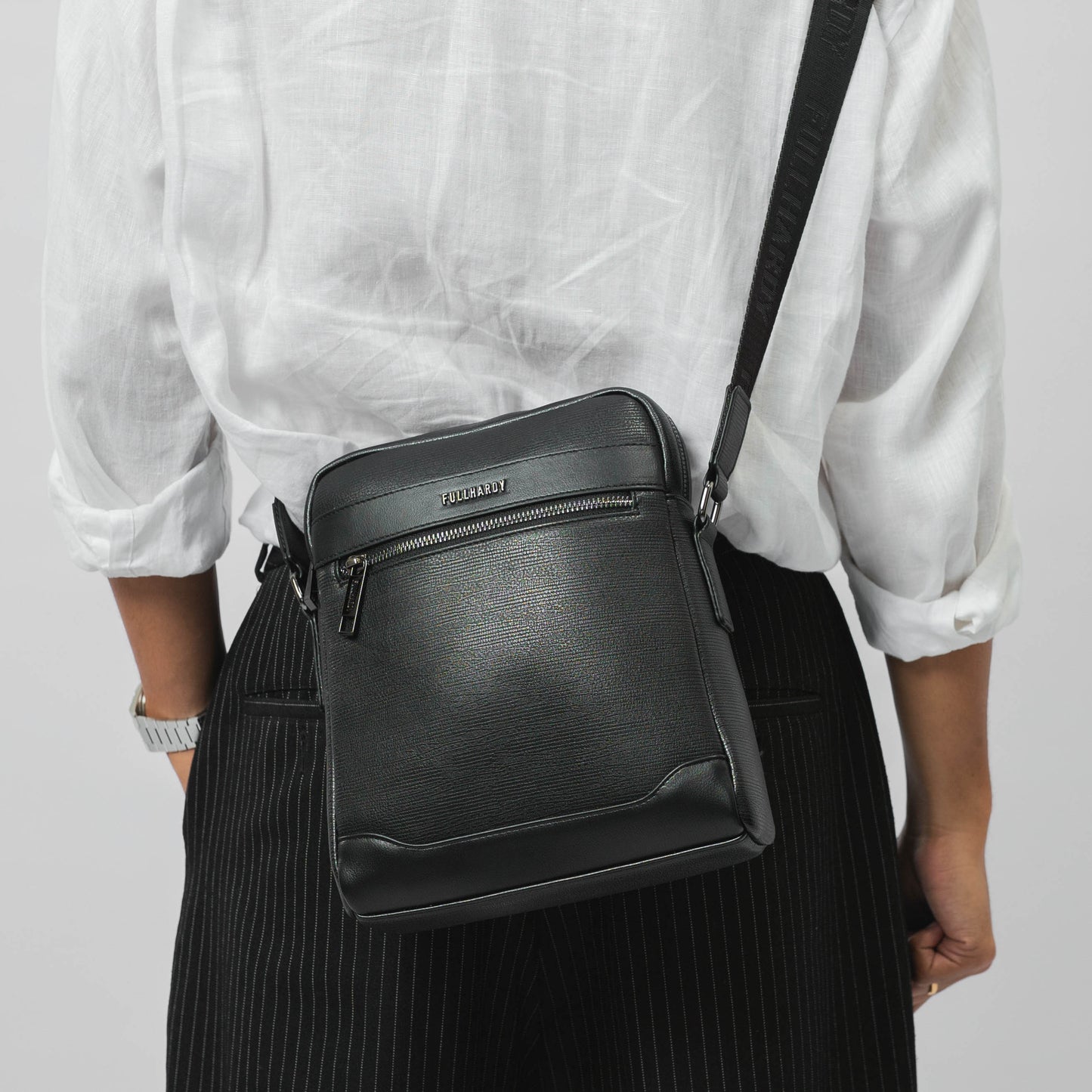 Tas Selempang Kulit - BYNSP 2451-1 BL