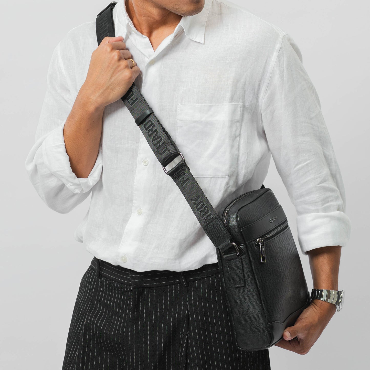 Tas Selempang Kulit - BYNSP 2451-1 BL