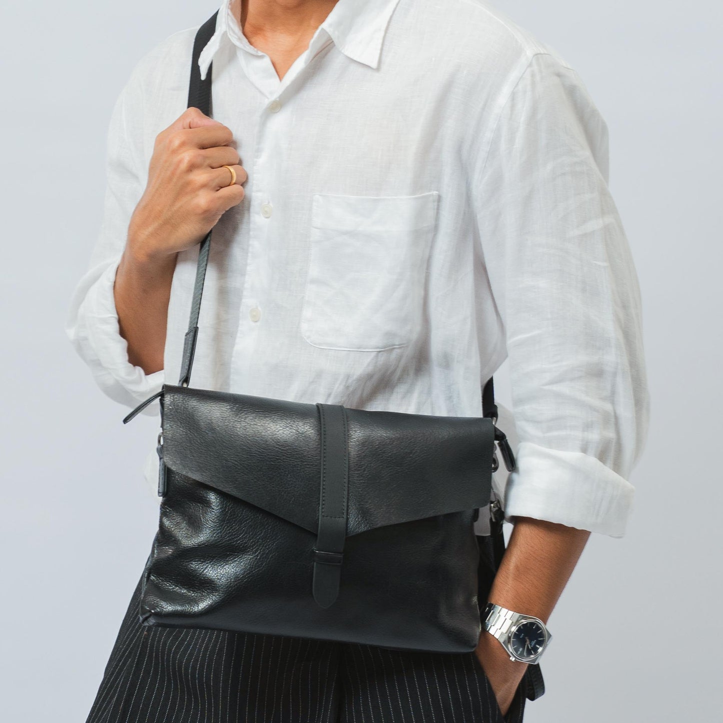 Tas Genggam Pouch Kulit - BLCK 8046 BL