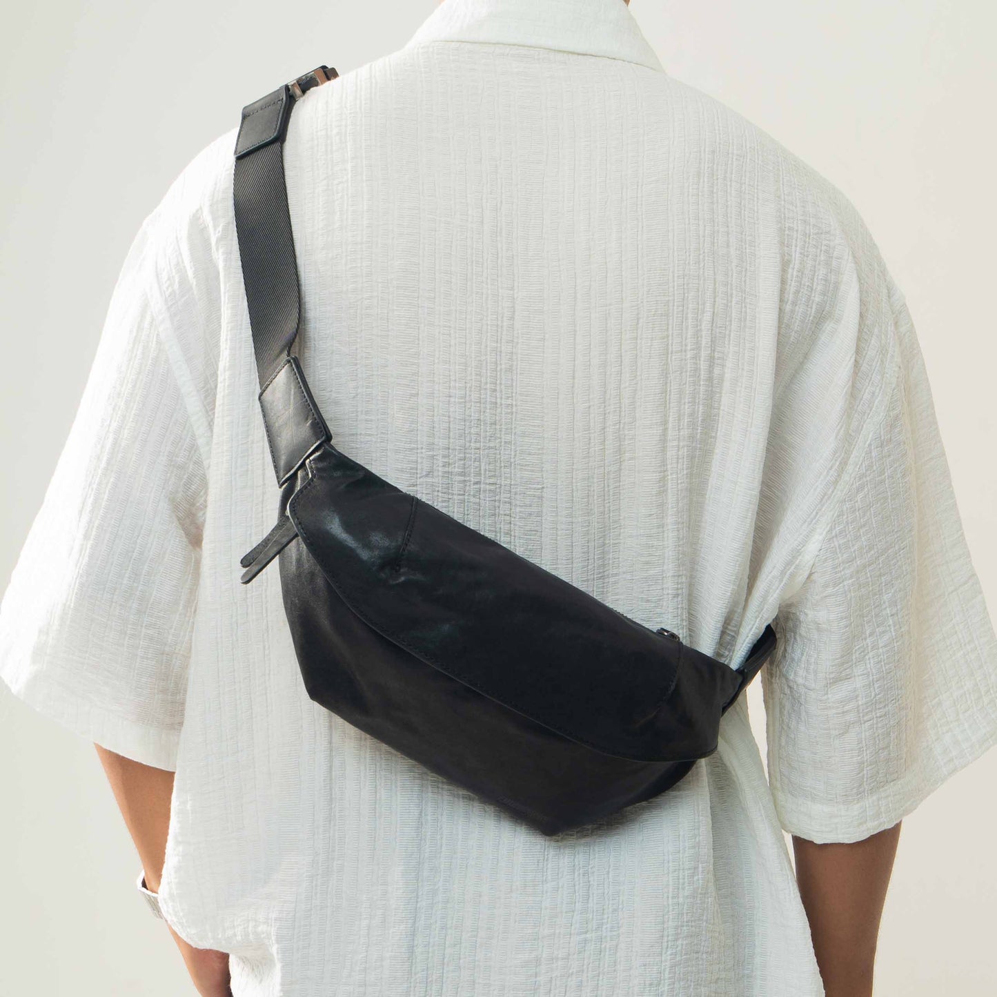 Tas Selempang Kulit - BLWB A062