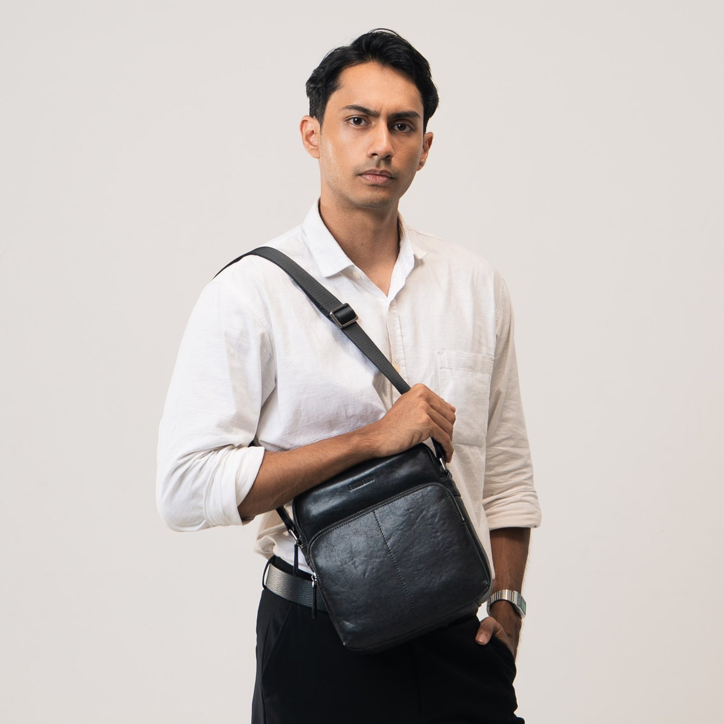 Tas Selempang Kulit - BLSP 26098 BL