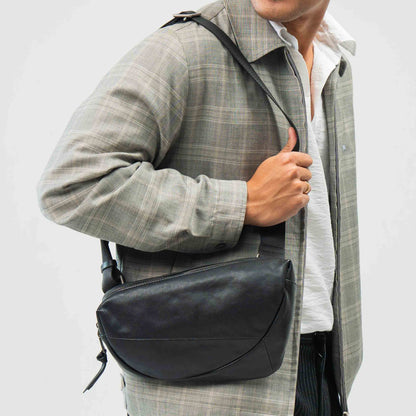 Tas Selempang Kulit - BLSK 6206 BL