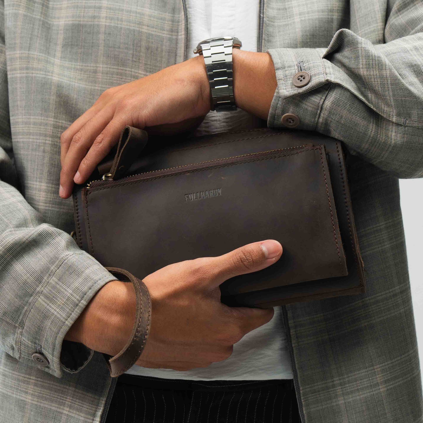 Tas Genggam Pouch Kulit - FKCKH 240310 CF