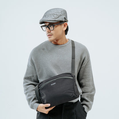 Tas Genggam Pouch Polyester - PLCK 7880