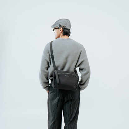 Tas Genggam Pouch Polyester - PLCK 7880