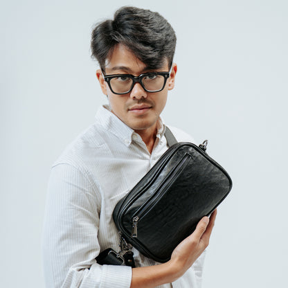 Tas Genggam Pouch Kulit - BYNCK 30686 BL