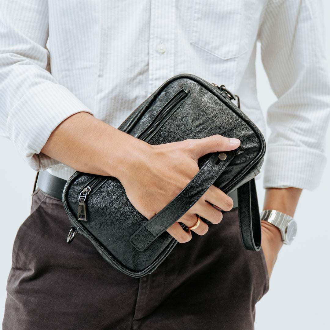Tas Genggam Pouch Kulit - BYNCK 30686 BL
