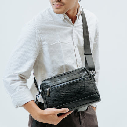 Tas Genggam Pouch Kulit - BYNCK 30685 BL