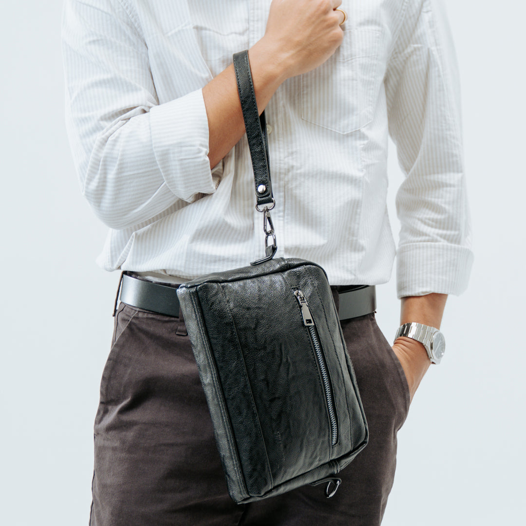 Tas Genggam Pouch Kulit - BYNCK 30685 BL