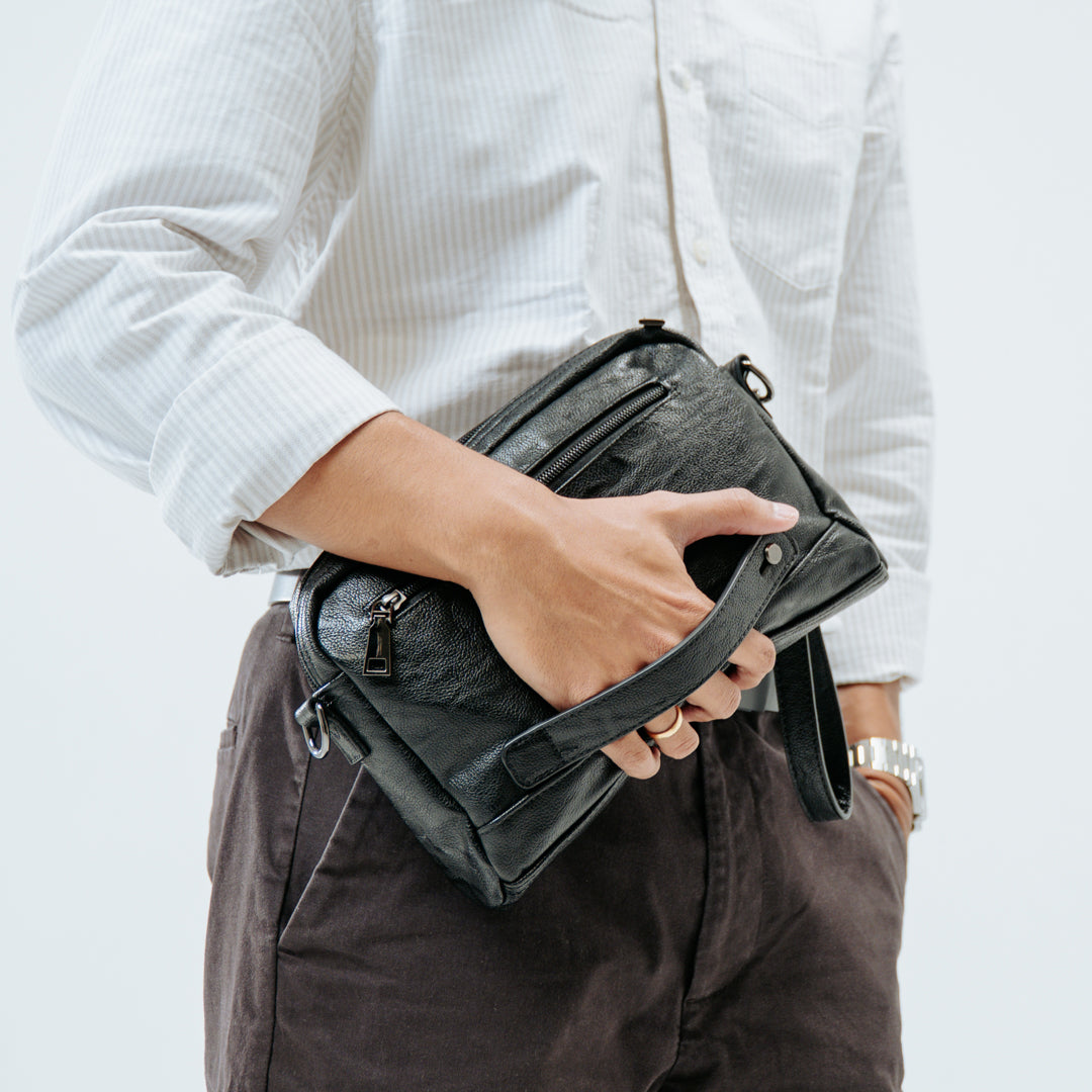 Tas Genggam Pouch Kulit - BYNCK 30685 BL