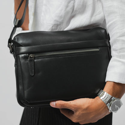 Tas Selempang Kulit - BLSPB 7824-2 BL