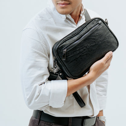 Tas Genggam Pouch Kulit - BYNCK 30686 BL