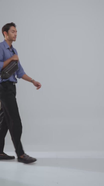 Tas Selempang Kulit - BLWB 3161 BL